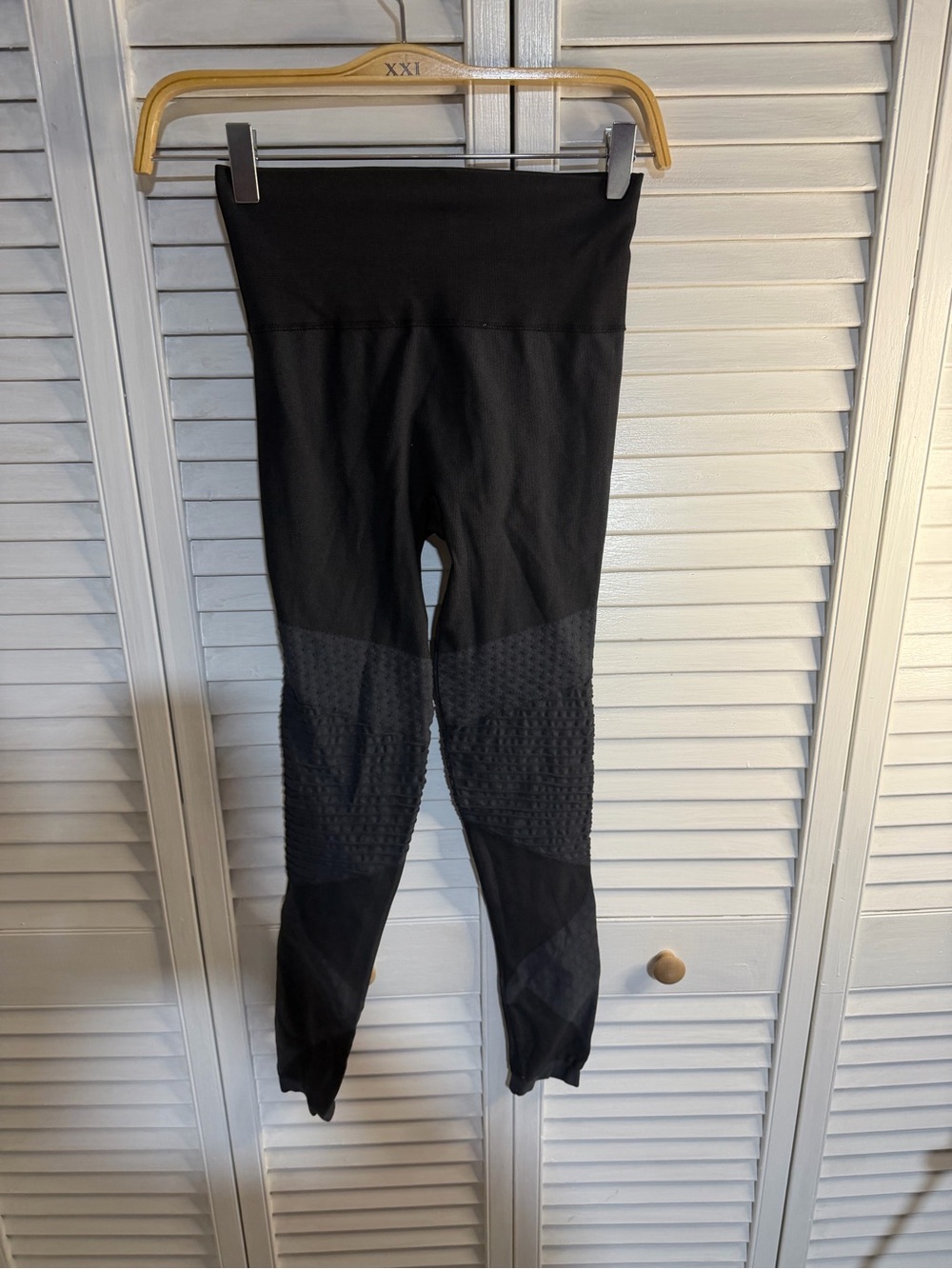 SPANX Black High-Rise Textured Leggings